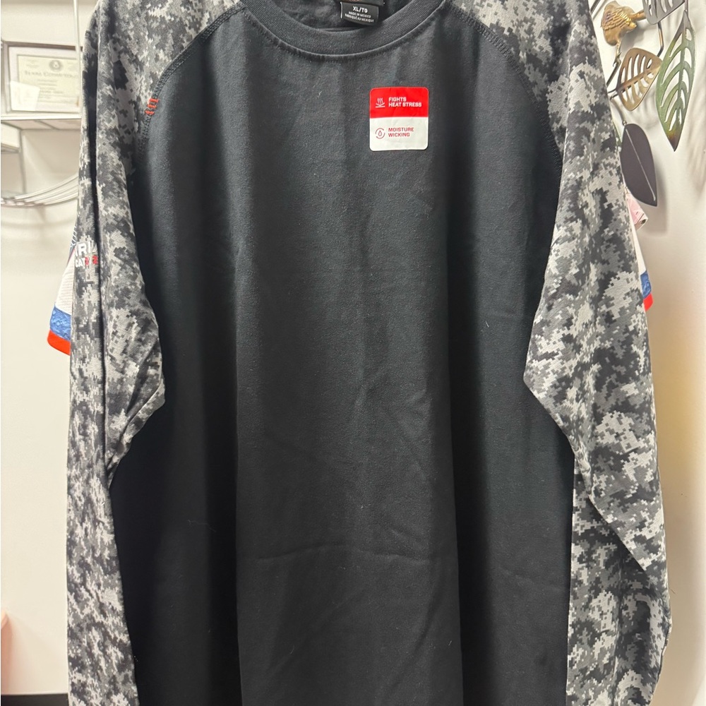 Black and Gray Men's Shirt